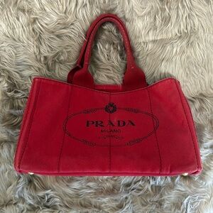 Prada Canapa